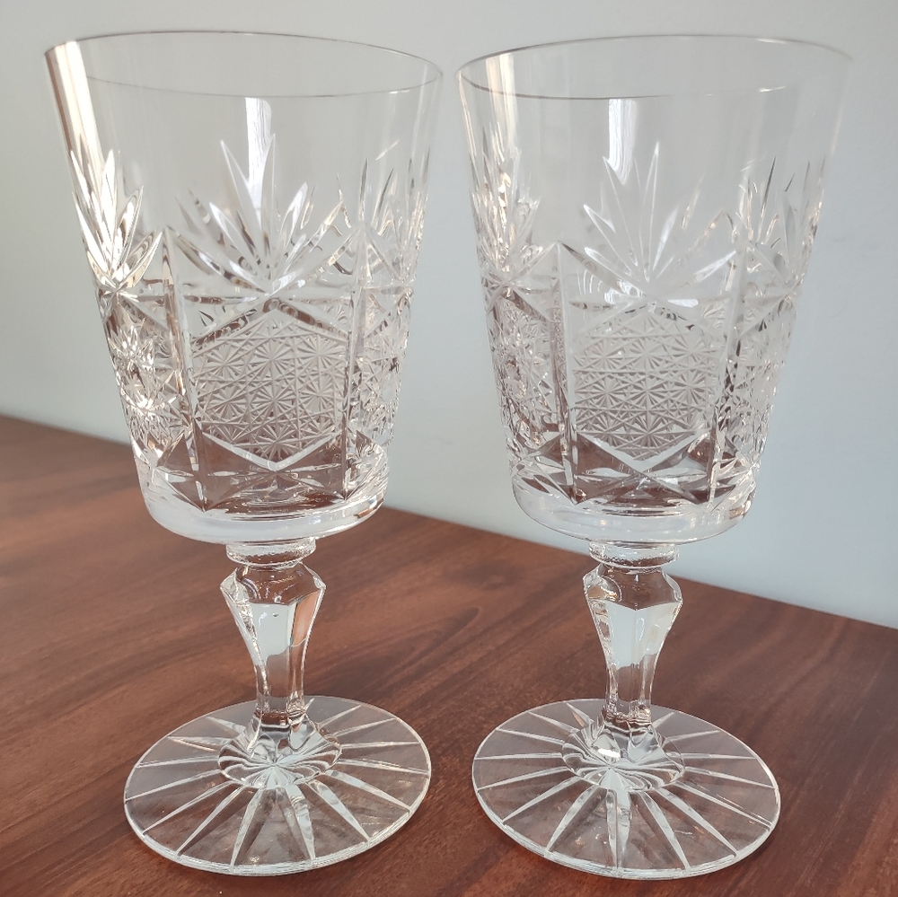 Cut Crystal Stem Water Glass Pineapple Pattern Mid Century Intricate Set Of 2